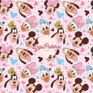 Può includere: Motivo ripetuto con Topolino, Minnie, Paperino, Paperina e Pippo su sfondo a scacchi rosa e bianco. Il motivo include il testo "DigiPattern ATELIER".