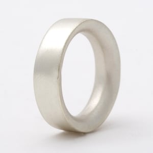 Simple sterling silver ring|unique wedding ring|contemporary unisex sterling silver band|personalised engraving|comfort fit ring