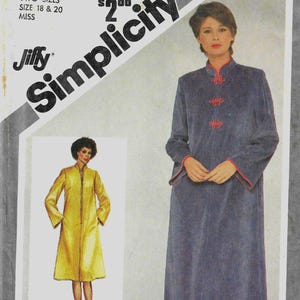 Simplicity 9782 Robe in Two Lengths for Stretch Knits Only UNCUT FF Bust 40-42 Women's Vintage Sewing Pattern