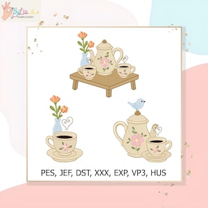Pode incluir: Um desenho de bordado com uma chaleira, chávenas de chá e flores. A chaleira tem um design floral e um pequeno pássaro azul em cima. As chávenas de chá e a chaleira estão numa pequena bandeja de madeira. O texto: PES, JEF, DST, XXX, EXP, VP3, HUS.