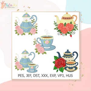 Puede incluir: Un diseño de bordado con tazas de té y teteras en azul y amarillo, adornadas con rosas rosas y rojas. El diseño incluye el texto "ByLia Embroidery" y formatos de archivo: PES, JEF, DST, XXX, EXP, VP3, HUS.