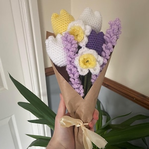 Handmade Crochet Flower Bouquet | Unique, Customisable Gifts for Birthdays, Mother&#39;s Day, Anniversary, Valentine&#39;s Day, Graduation |