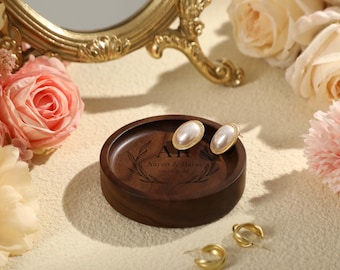 Custom Round Wood Ring Dish, Wedding Ring Holder, Anniversary Gifts For Her, Newlywed Gifts, Engagement Ring Dish, Wedding Gift