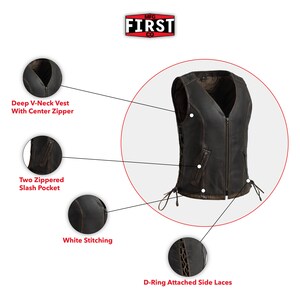 Pu&ograve; includere: Un gilet in pelle marrone con scollo a V profondo, cerniera centrale e due tasche oblique con cerniera. Presenta cuciture bianche e lacci laterali con anello a D. Il gilet ha una finitura invecchiata e il testo "MFG FIRST CO" in alto.