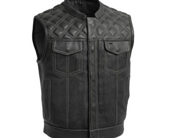 Chaleco de cuero estilo club para hombre con perforaciones al revés