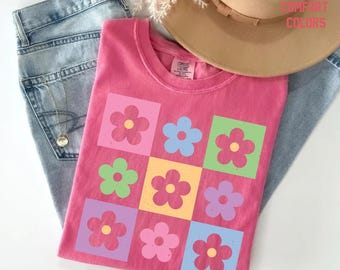 Retro Checkered Flowers Shirt, Comfort Colors® Summer Shirts for Women, Boho Floral T-Shirt, Floral Beach Tshirt, Trendy Oversized tee gift