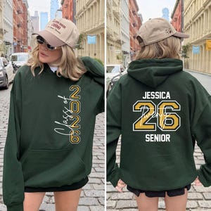 Personalized Senior 2026 Sweatshirt, Class Of 26 Sweatshirt, Graduation 2026 Hoodie, Custom Name Graduation Gift, Class of 2026 Senior Gifts immagine 2