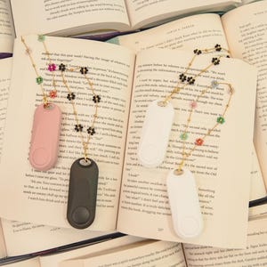 Kindle Page Turner with wristlet