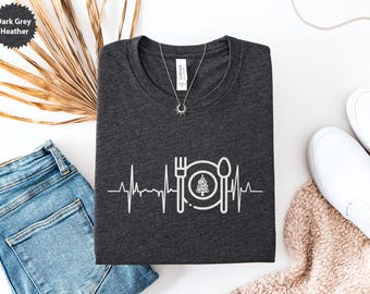 Christmas Food Heartbeat T-Shirt, Holiday Meal Tee, Christmas Tree Plate Design, Festive Season Top, Food Lover Gift Idea