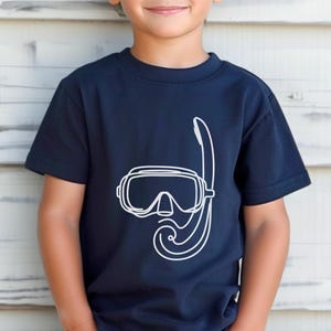 Minimalist Snorkel Mask T-Shirt: Scuba Diving Gift, Ocean Lover Tee