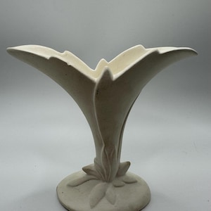 Matte Art Deco Floral White Pottery Stoneware Vase with No Glaze