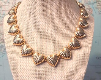 Hungry Heart: Vintage Gold Tone Chunky Bold Yet Light Rockabilly Necklace
