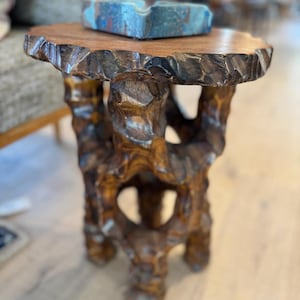 Vintage sidobord/pall i furu, folkkonst