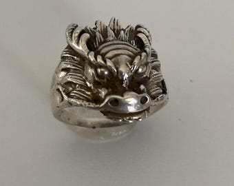 Anillo de dragón chino: joyería hecha a mano con una criatura mítica