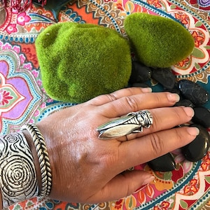 Cicada Ring Sterling Silver or Bronze – Insect Jewelry – Bug Ring – Nature Lover Gift – Symbol of Transformation & Enlightenment