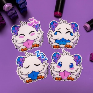 Set di adesivi in vinile Poro di Spirit Blossom / Fan art di League of Legends opaco / Regalo carino per gli amanti del fantasy e dello streaming / Resistente all'acqua