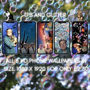 Puede incluir: Una colección de cinco fondos de pantalla HD para teléfonos con varios diseños. Los fondos de pantalla presentan imágenes de personas, gatos y fondos temáticos espaciales. El texto "TPB AND GLITTER" y "COUNTRY MUSIC" son visibles. Los fondos de pantalla miden 1080 x 1920.