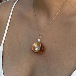 Golden Shell Pendant Necklace with Freshwater Pearl, Coastal Jewelry. Stainless Steel Box Chain 45cm