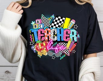 PNG per insegnante in stile preppy, design per maglietta "Vita da insegnante", PNG colorato per il ritorno a scuola, PNG regalo per insegnanti, design per sublimazione, download immediato