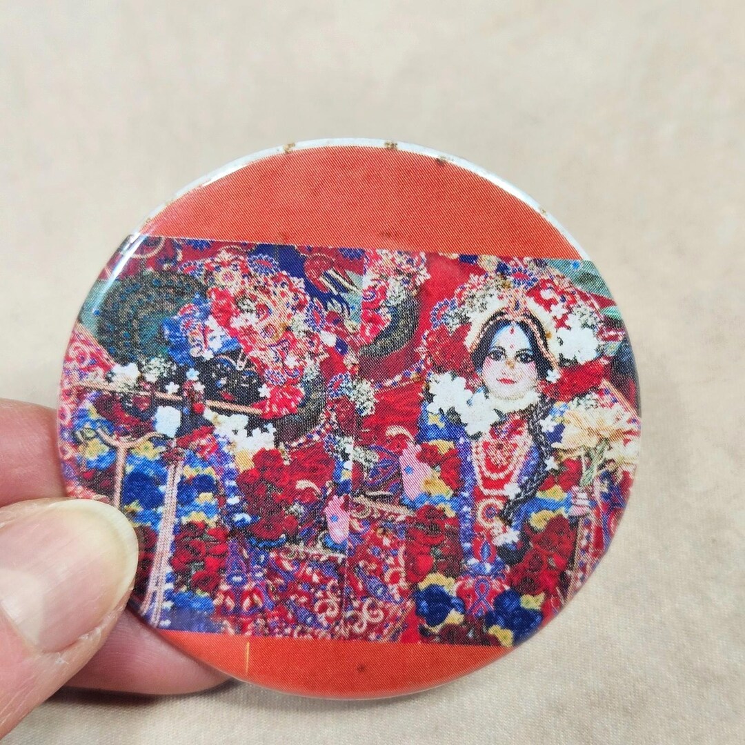 Radha Krishna Round Devotional Button Pin Hindu Spiritual Decor Art ...