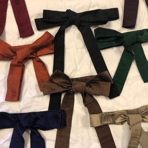 Corbata de seda de hilo - varios colores - 48-60 pulgadas de largo x 1,25 pulgadas de ancho - Delgada victoriana, occidental, de la pradera, histórica, antigua