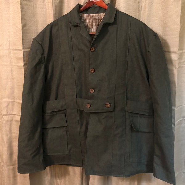 Size 42 - Norfolk Jacket - Green cotton w/ wood buttons, 3 pockets - historic, classic, old fashioned, hunting, shooting, field coat,