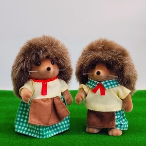 Calico Critters & Sylvanian Families Doll Clothes - Authentic - Forest Pizza Collection - Fits Adult Figures