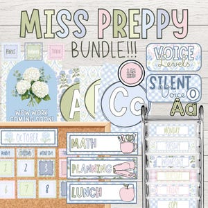 Könnte beinhalten: Ein Klassenzimmer-Dekorationsset mit dem Titel MISS PREPPY BUNDLE in Pastellblau, Grün und Rosa. Enthält Etiketten für Wochentage, Fächer wie MATH, PLANNING, LUNCH, Lautstärke-Diagramme, Kalenderelemente und einen Rollwagen zur Organisation.