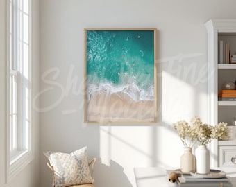 Maqueta de póster de arte mural costero con marco vertical PSD - Photopea y Photoshop (4)