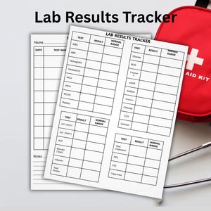 Può includere: Un modulo cartaceo bianco per il monitoraggio dei risultati di laboratorio con testo nero e colonne per nomi dei test, risultati e intervalli normali. Include campi per WBC, RBC, glucosio e colesterolo. Sono visibili un kit di pronto soccorso rosso e uno stetoscopio.