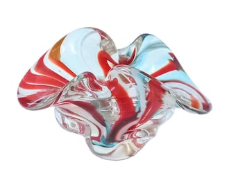 Vintage kom van Murano-kunstglas – rode, blauwe en witte werveling, gegolfde rand