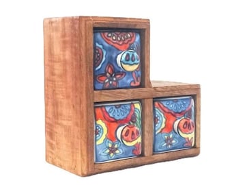 Kleine handgemaakte opbergdoos van keramiek en hout |  15 cm (h) x 14 cm (l) x 8 cm (d)