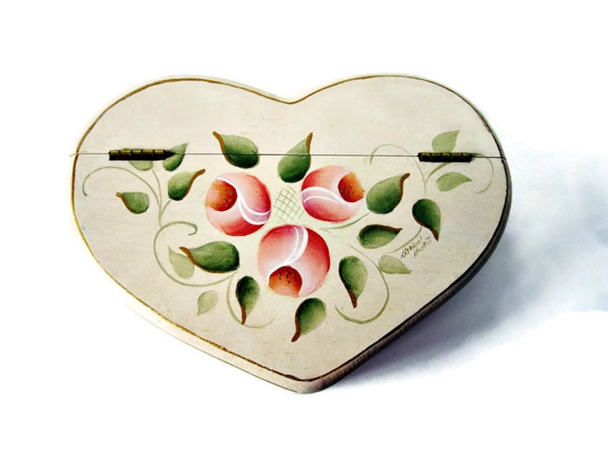 Tole Painted Heart Shaped Storage Trinket Jewelry Box
