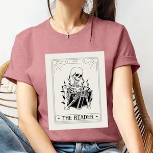 Camiseta de la Carta del Tarot del Lector, Camiseta de Lectura de Esqueletos, Sudadera para Amantes de los Libros, Regalo para Amantes de los Libros, Camiseta Divertida del Lector, Tarots Florales de Esqueletos