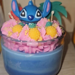 Stitch in Paradise candle