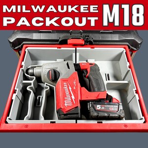 Puede incluir: Taladro Milwaukee M18 FUEL rojo y gris y batería dentro de una caja Packout roja y gris. La caja está abierta, revelando las herramientas y compartimentos de almacenamiento. El logotipo de Milwaukee es visible.