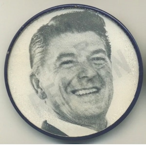 Reagan Campaign Pin!  Unusual Vintage “Vari-Vue” Lenticular Ronald Reagan Political Pin!  VERY RARE, and FUN!