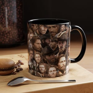 Könnte beinhalten: Ein Set aus drei Keramikbechern mit gesprenkelter, matter Oberfläche. Jeder Becher hat eine andere Farbe: Hellblau, Creme und Grau. Die Becher haben ein schlichtes, modernes Design und einen bequemen Griff.