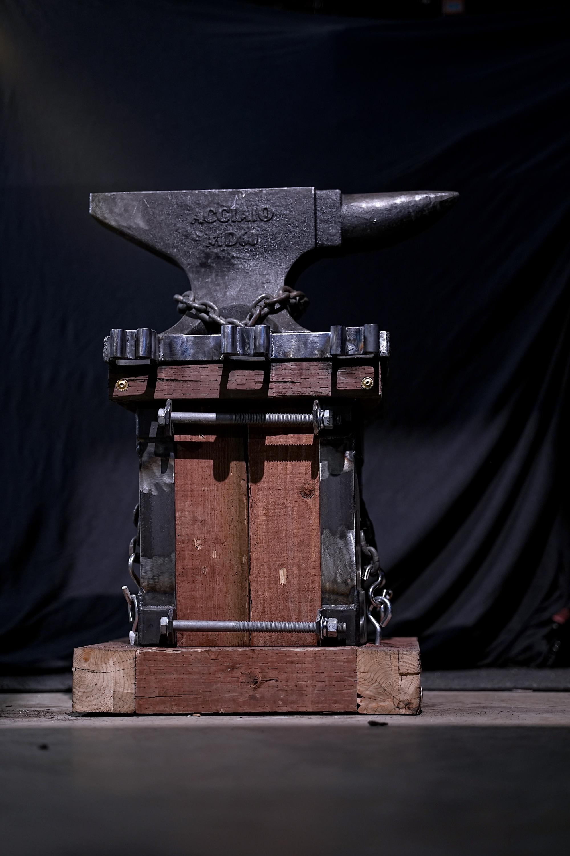 Black Smithing Anvil Stand - Etsy