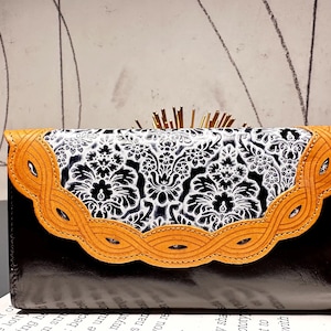 Cartera de piel auténtica de grano completo para ella · Regalo para el Día de la Madre · Diseño floral exquisito · Espaciosos compartimentos de acceso rápido y ocultos