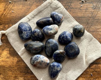 Healing Crystal - Sodalite (Truth + Clarity) - Cosmic North