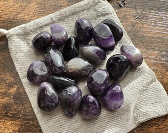 Healing Crystal - Amethyst (Peace + Insight) - Cosmic North