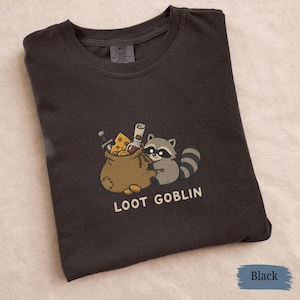 DND Loot Goblin-tröja | Comfort Colors TTRPG-tröja | Raccoon Graphic-tröja