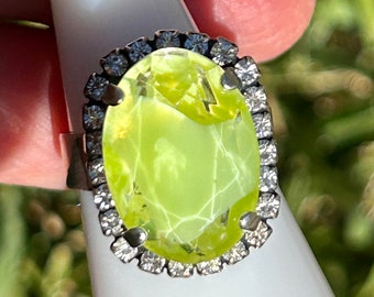 Vintage west german two toned clear crystal citrus lime green givre foiled back glass crystal oval silver adjustable statement ring