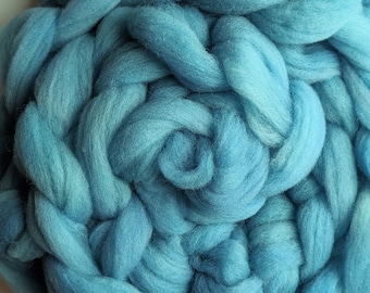 Wool Roving Babydoll Southdown / Alpaca for Spinning 4 Oz Combed Top Fiber " Blue Skies  " (2 avail.)