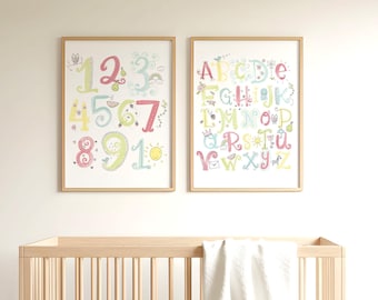 Póster ilustrado de arte con números del abecedario para la habitación de una niña, con un toque dulce y caprichoso. Ideal para imprimir en la pared o como ilustración para el dormitorio o la sala de juegos.