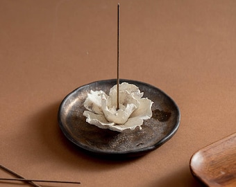 Handmade Ceramic Flower Incense Holder & Oil Diffuser, Minimalist Floral Sculpture with Dish, Small Zen Decor, Aesthetic Home Fragrance Gift