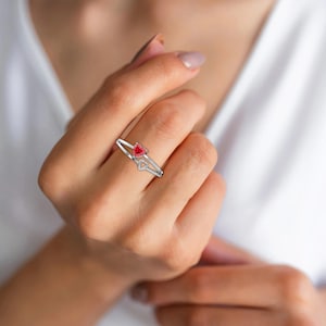 0.4CT Heart-Shaped Lab Grown Ruby Gold Ring – Artisanal Gems Collection