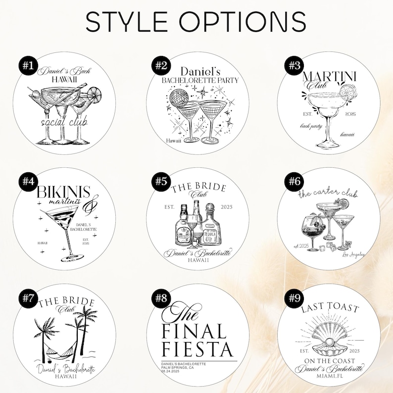 Pu&ograve; includere: Nove opzioni di design circolari con illustrazioni e testo in bianco e nero. I design includono bicchieri da cocktail, bottiglie e temi tropicali, con testo come "Daniel's Bachelorette Hawaii" e "The Final Fiesta."
