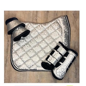 Luxury Silver Baroque Horse Tack Set – Quilted Saddle Pad, Matching Boots Bell Boots – Pony, Cob & Full Size Equestrian Gear